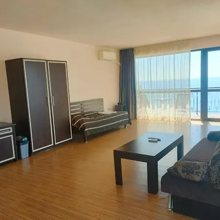 студиа при американеца 호텔 포마리