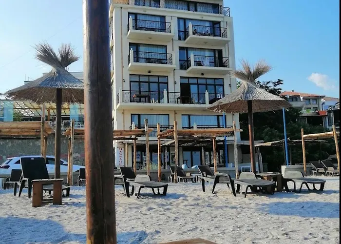 студиа при американеца 호텔 *